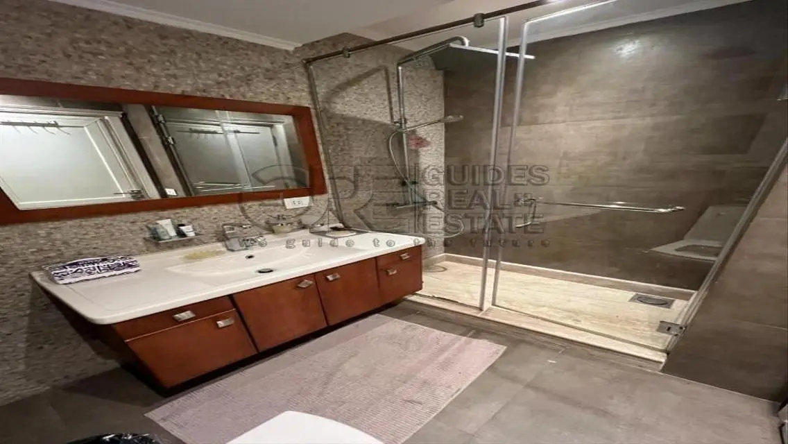 Stunning Two-Bedroom Apartment in a Prime Location