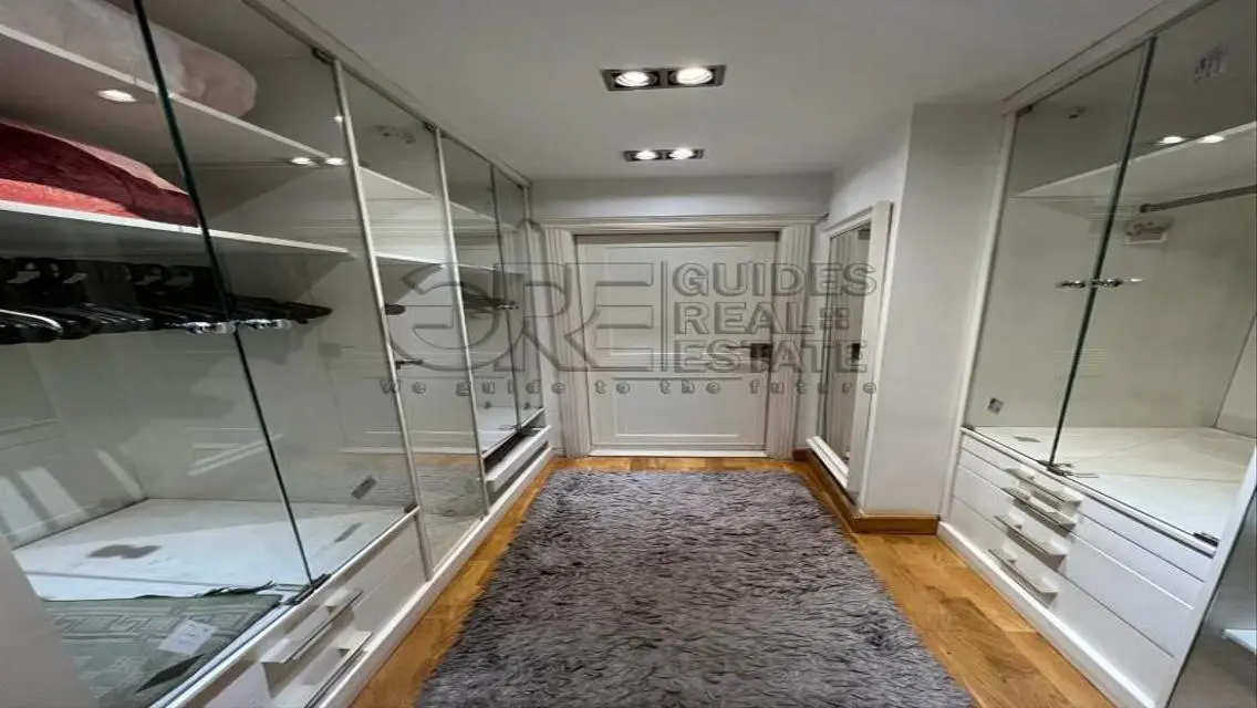 Stunning Two-Bedroom Apartment in a Prime Location