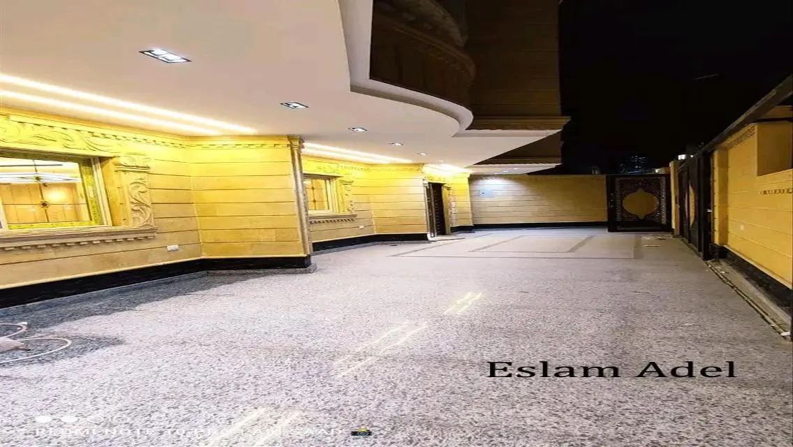 منزل فخم مع حديقة خاصة للبيع
