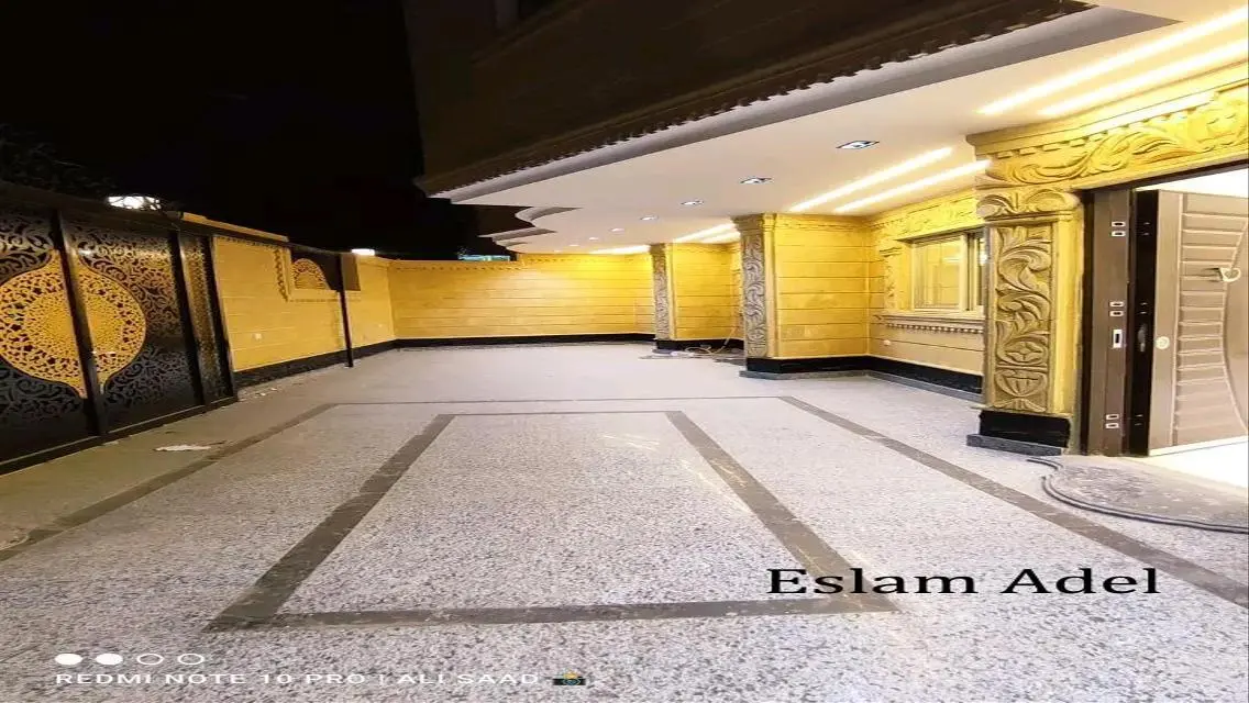 منزل فخم مع حديقة خاصة للبيع