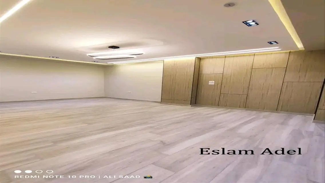 منزل فخم مع حديقة خاصة للبيع