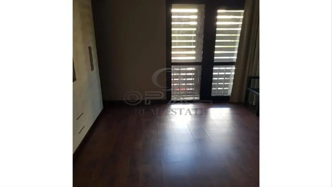 Stunning Apartment with Garden for Rent in Westown Beverly Hills