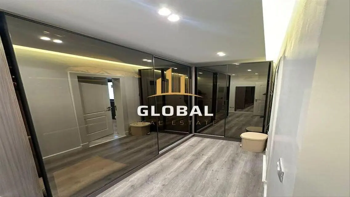 Luxury Apartment with Lake View in Code Lake