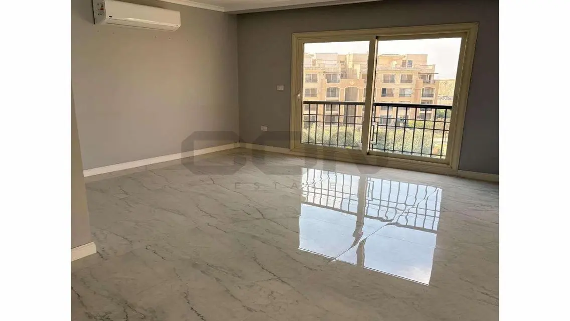 شقة فاخرة بمساحة 275 متر مع مسبح مشترك