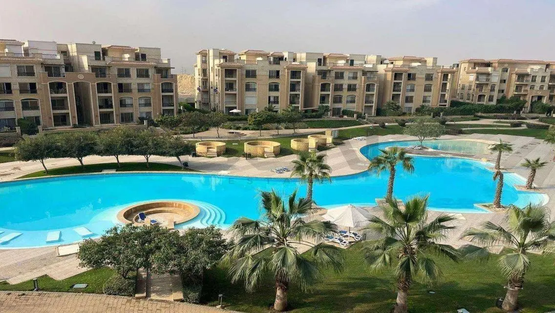 شقة فاخرة بمساحة 275 متر مع مسبح مشترك