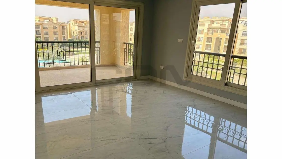 شقة فاخرة بمساحة 275 متر مع مسبح مشترك