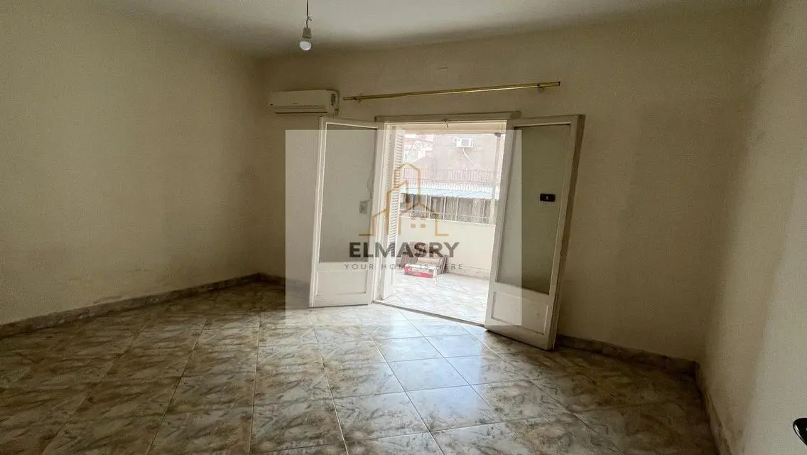 شقة فاخرة للبيع بإطلالة رائعة