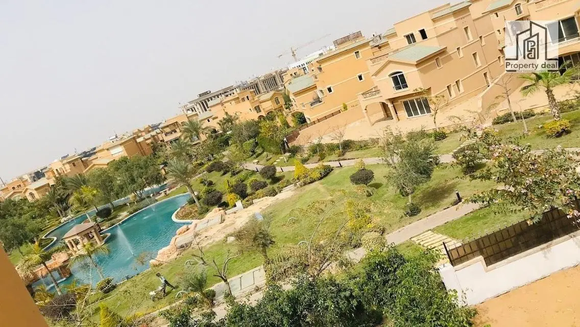عقار مميز بحديقة خاصة للبيع