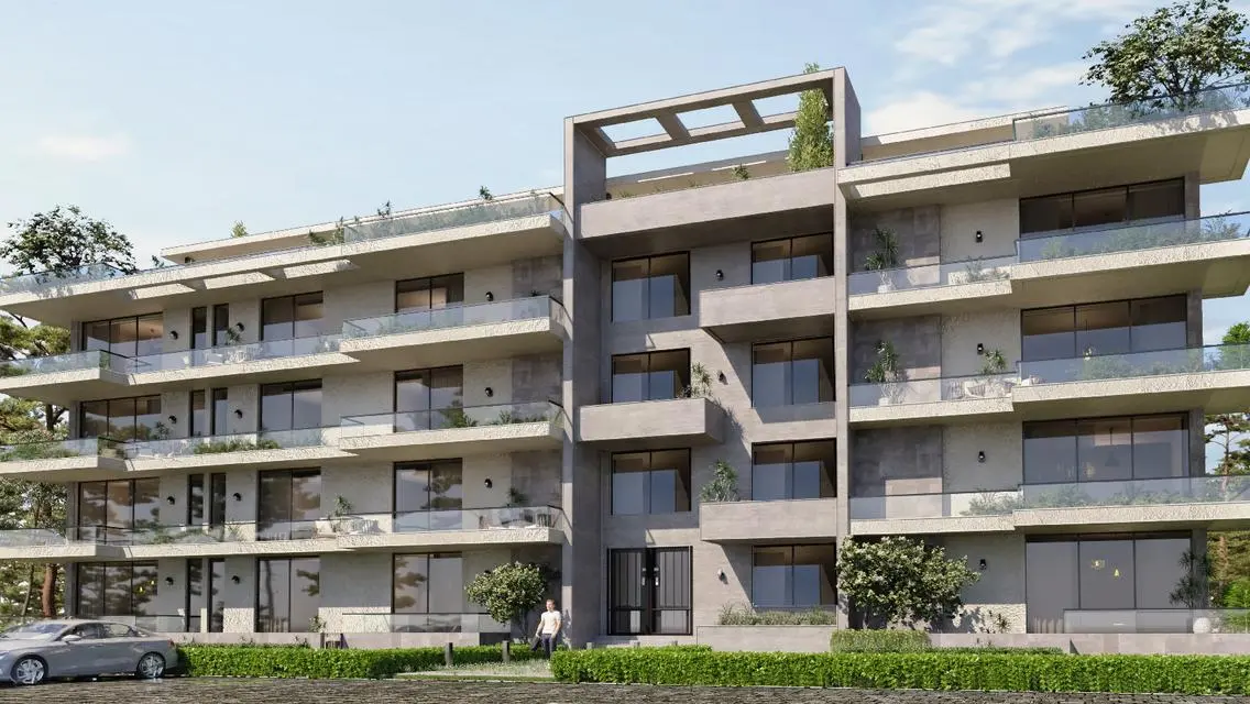 Luxury Apartment with 180sqm Overlooking a Landmark