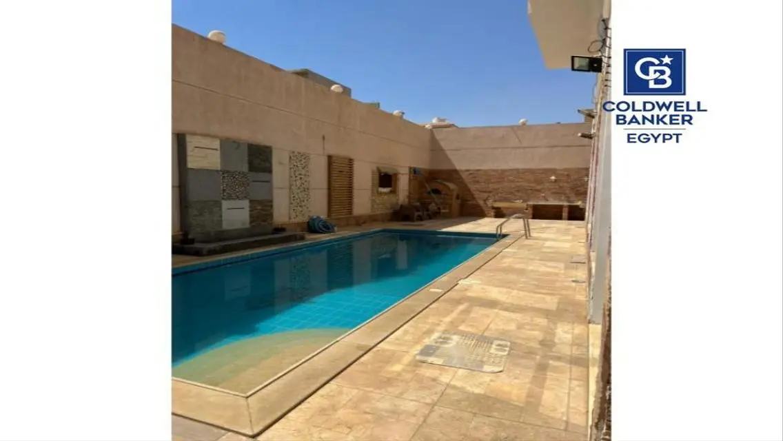 فيلا فاخرة للإيجار في موقع مميز