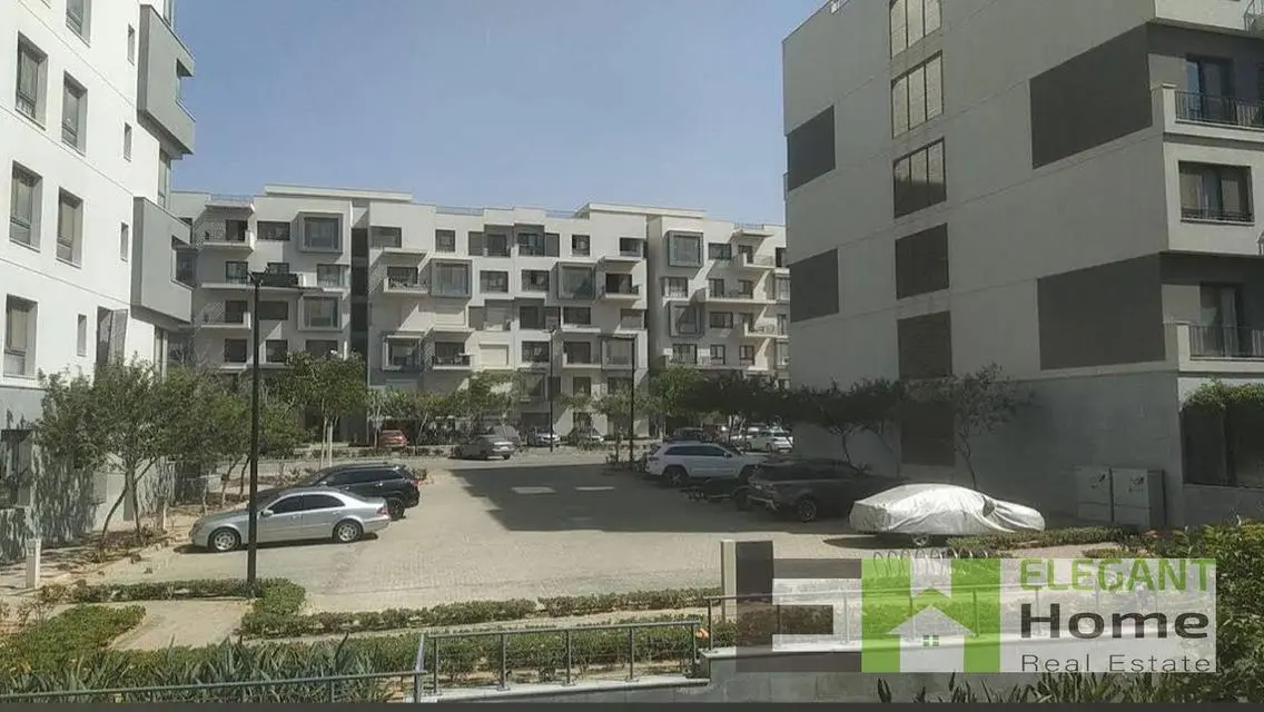 Apartment for Sale at 1600 Square Meters in EDNC 65