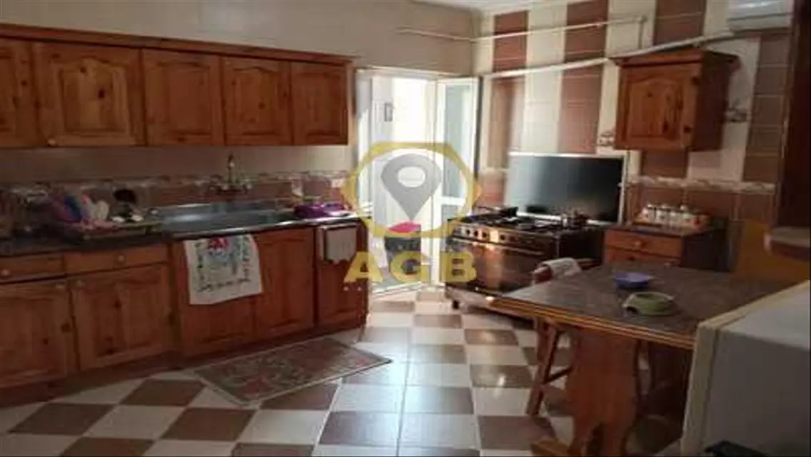 فيلا مميزة بموقع ساحر وإطلالة رائعة