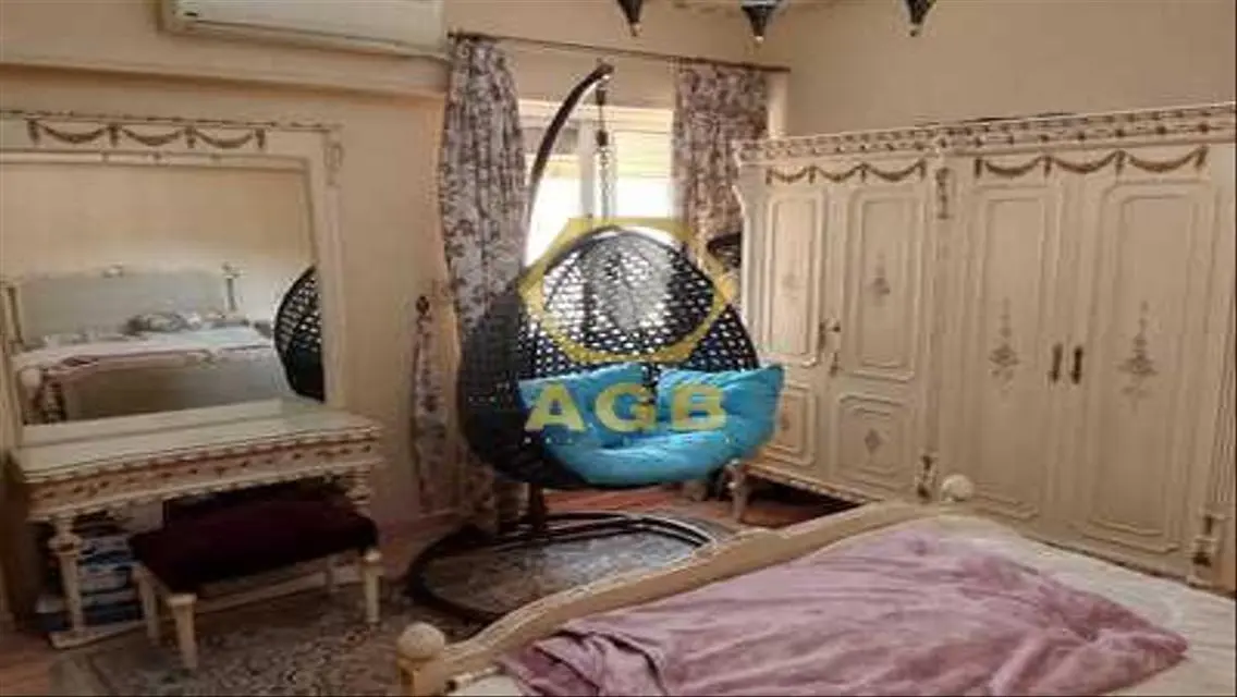 فيلا مميزة بموقع ساحر وإطلالة رائعة