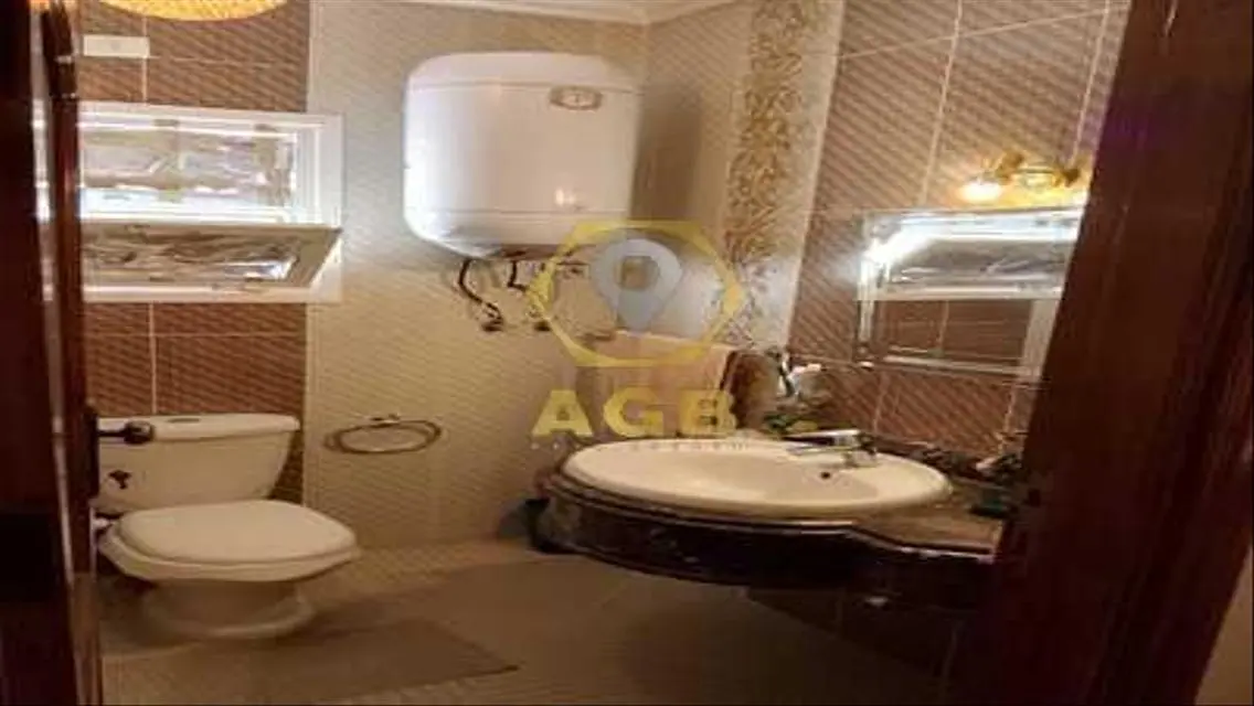 فيلا مميزة بموقع ساحر وإطلالة رائعة