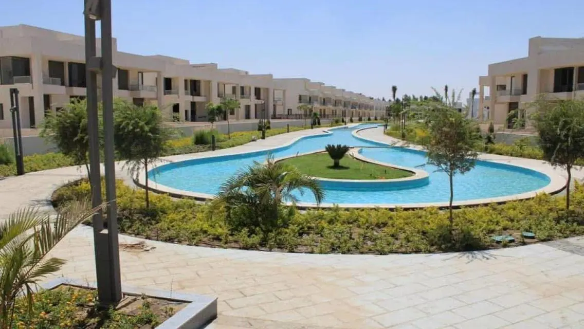 فيلا فاخرة للبيع بمساحة واسعة