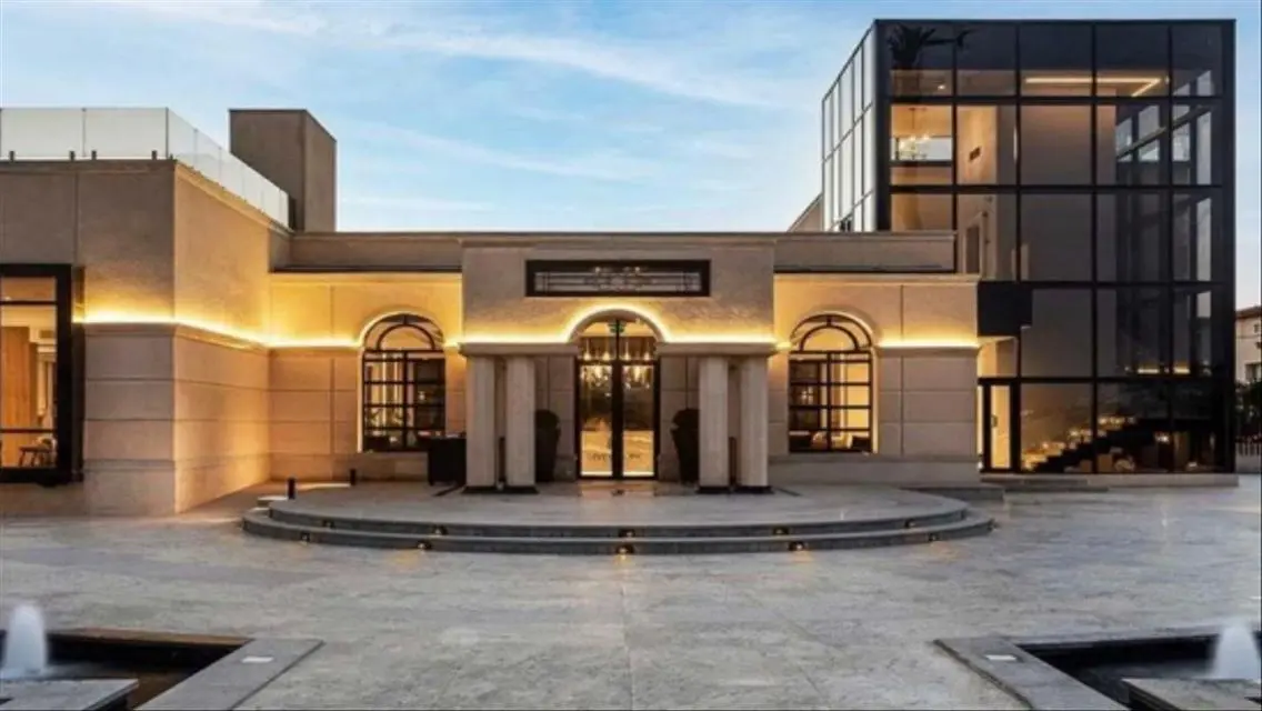 Luxurious Apartment with Pool and Full Amenities at a Great Price