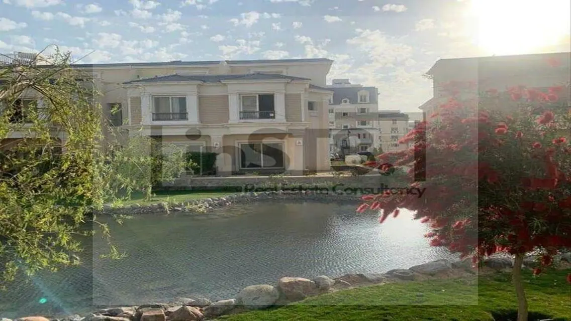 فيلات فاخرة مع حديقة خاصة ومسبح