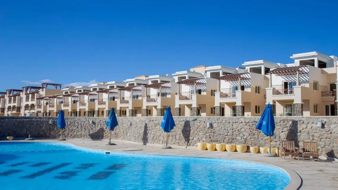 Luxury Villa for Rent with Lake Views