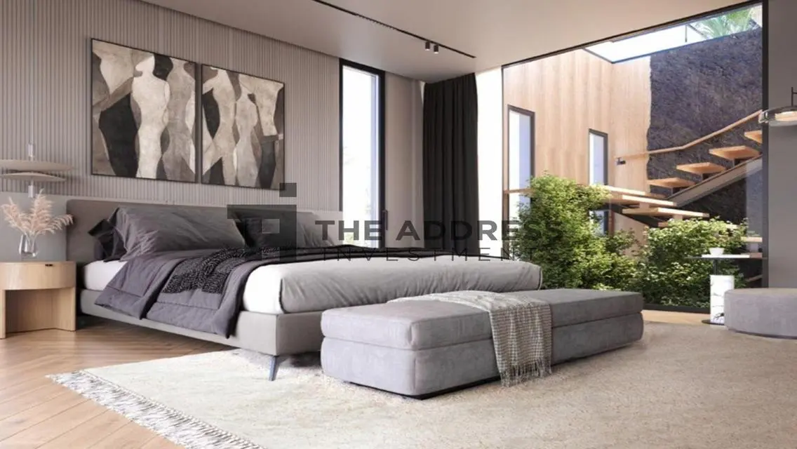 Luxurious Mansion for Sale by Private Lakes