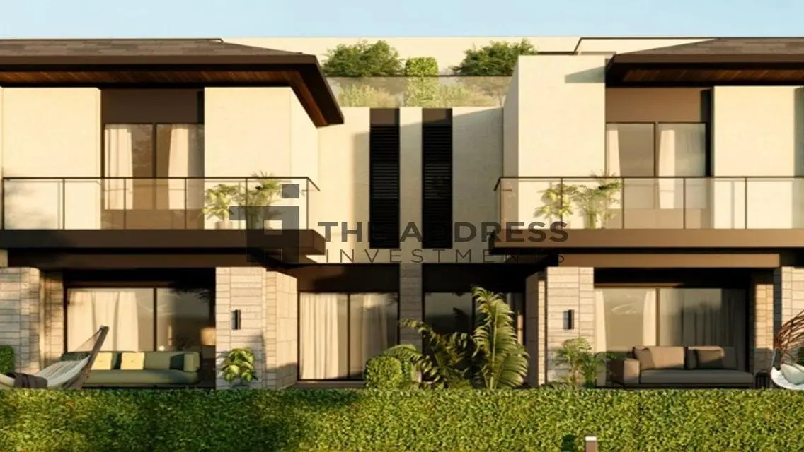 Luxurious Mansion for Sale by Private Lakes