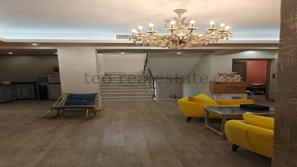 Luxury Villa with Private Garden and Pool