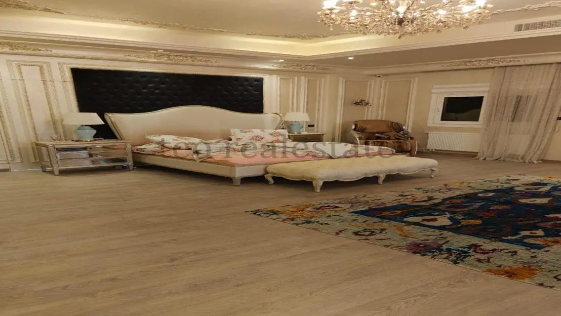 Luxury Villa with Private Garden and Pool