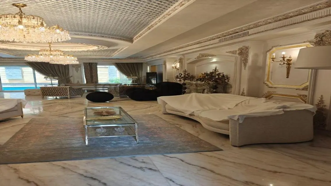 Luxury Villa with Private Garden and Pool