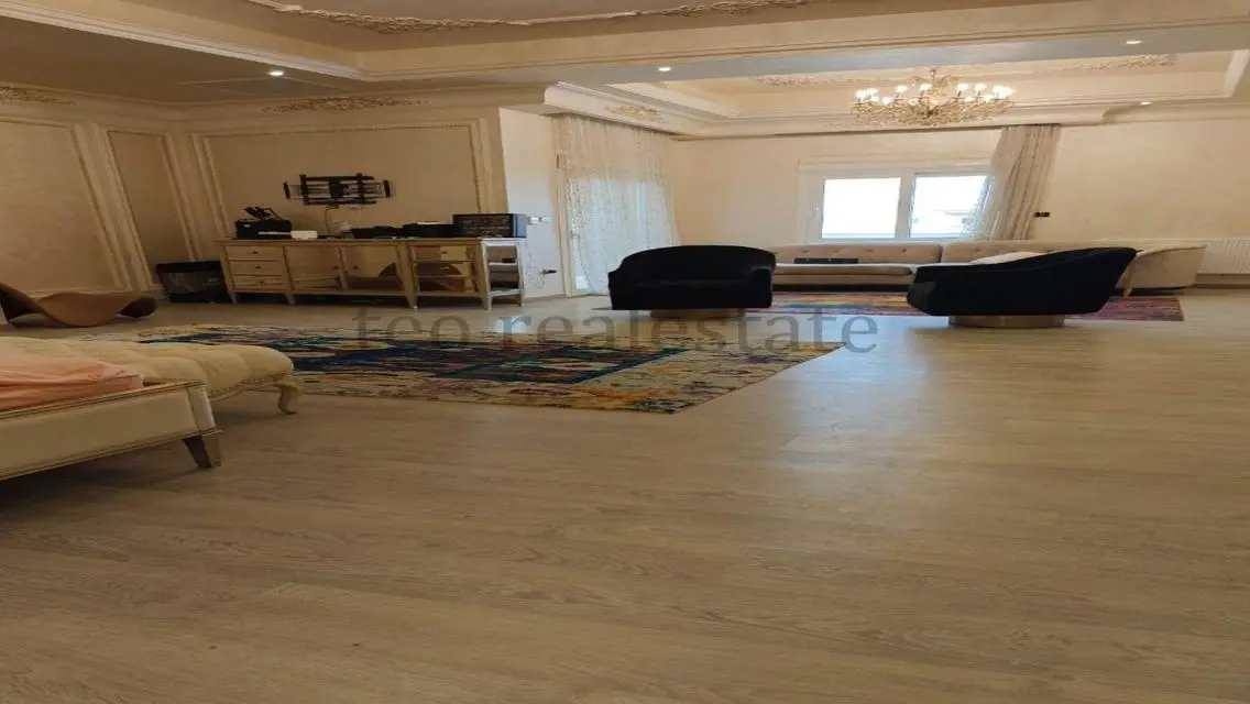Luxury Villa with Private Garden and Pool