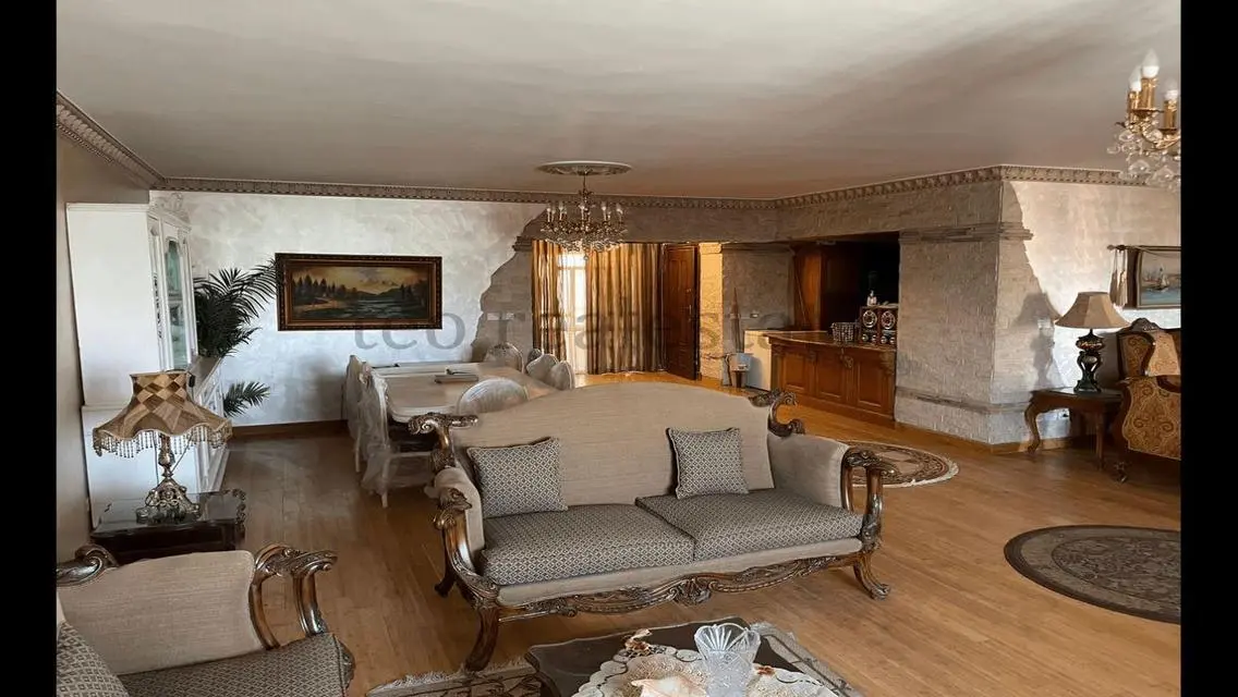 Charming Apartment with Security and Great View