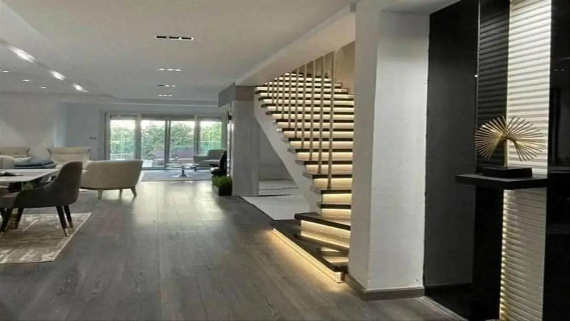 Luxurious 8-Bedroom Home with Pool Amenities