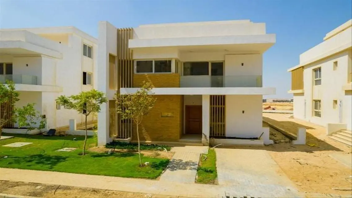 Luxurious 8-Bedroom Home with Pool Amenities