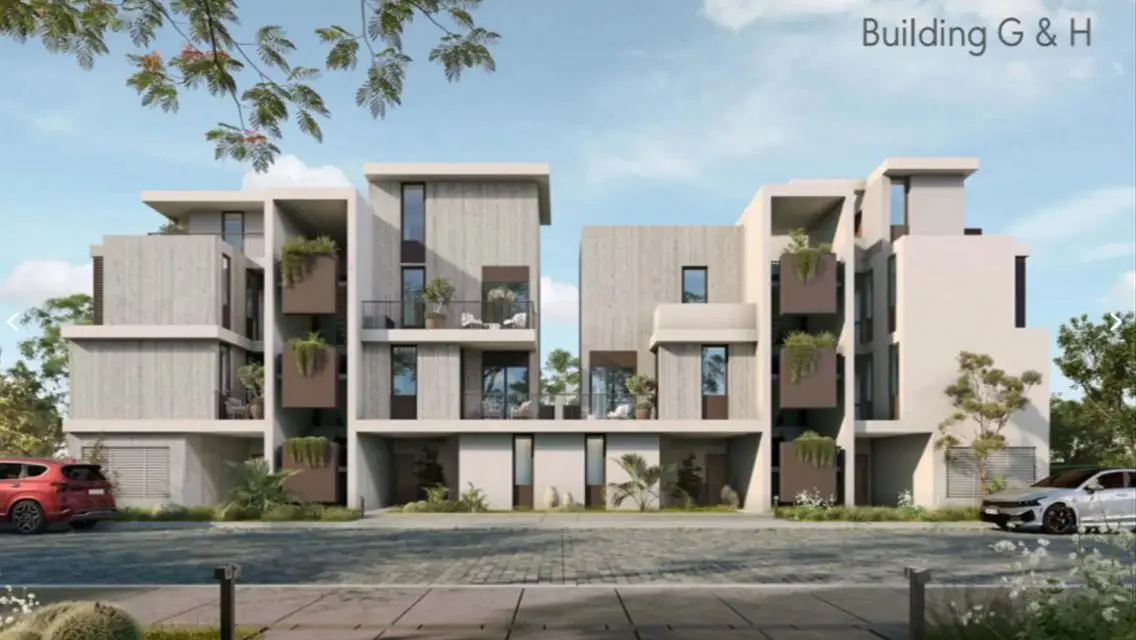 Luxury Apartment Overlooking Lakes with Three Bedrooms