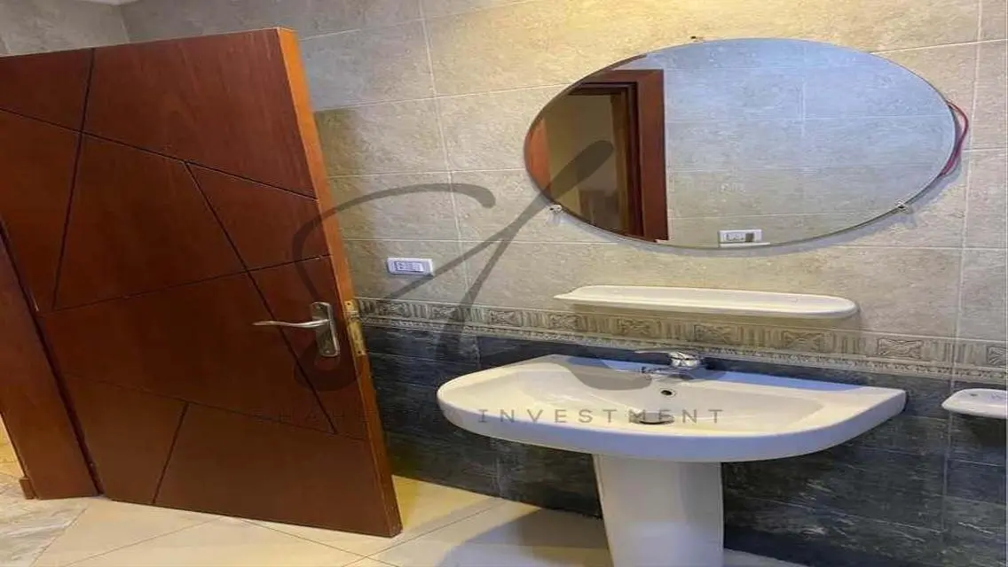 Luxury Apartment with Mountain View and Premium Amenities