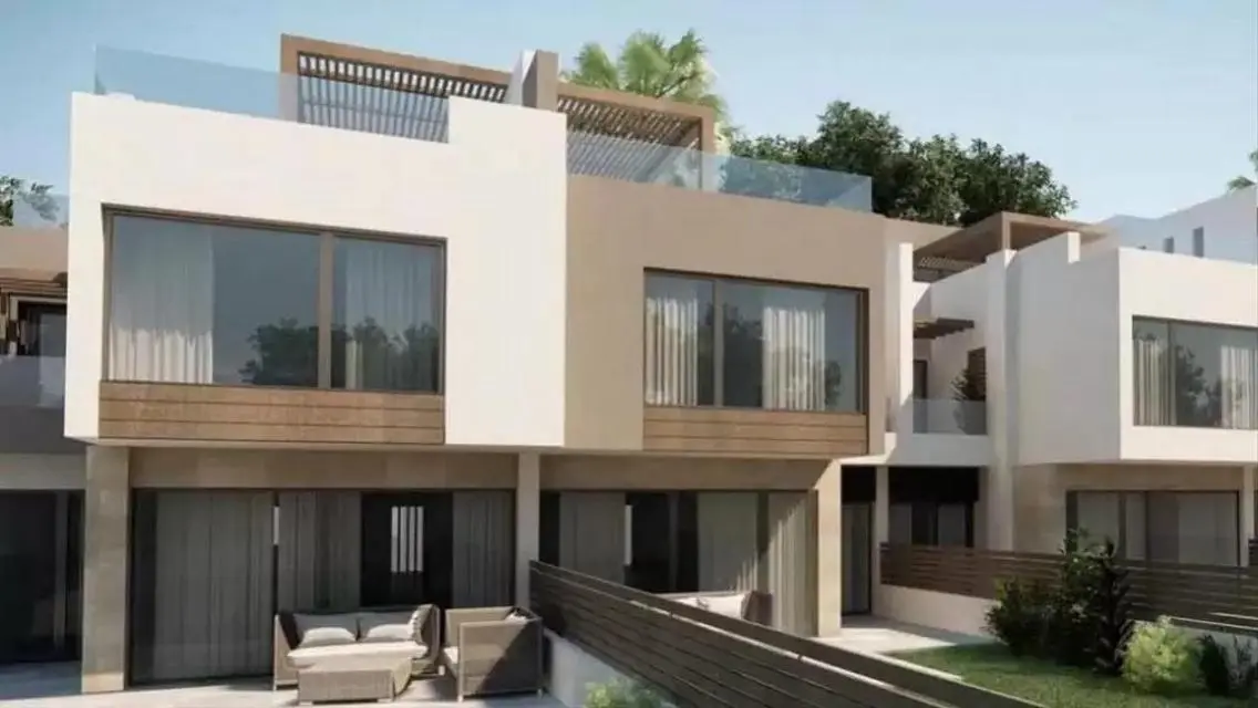 Luxury Villa Overlooking Lakes