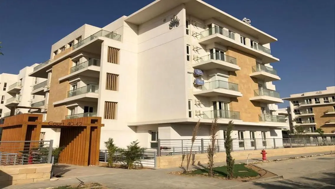 Luxurious Lake View Apartment - 175 sqm