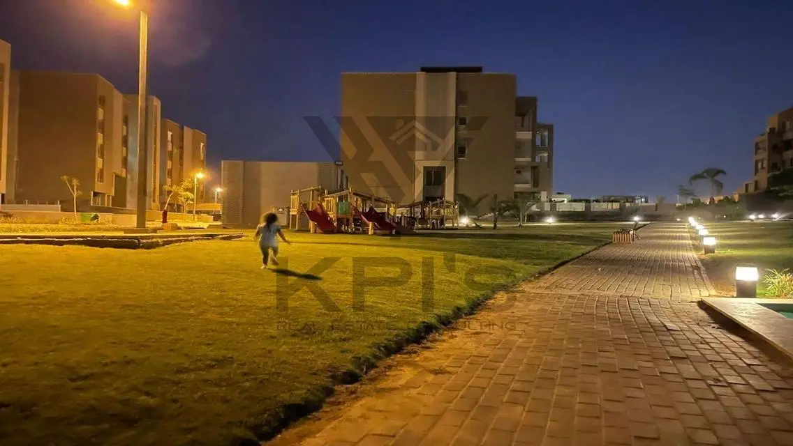 شقة فاخرة للبيع بمساحة 245 متر