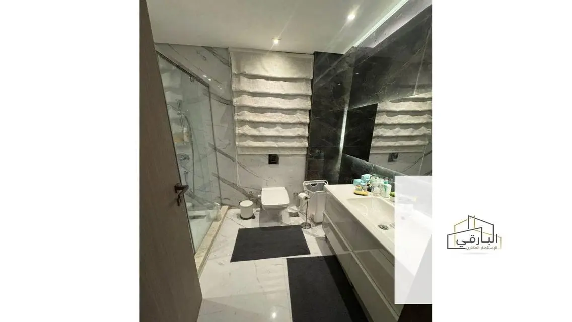 Luxurious Apartment with Ample Space and Amenities