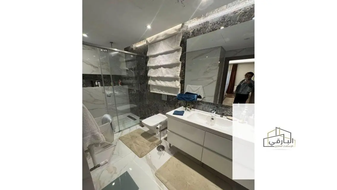 Luxurious Apartment with Ample Space and Amenities