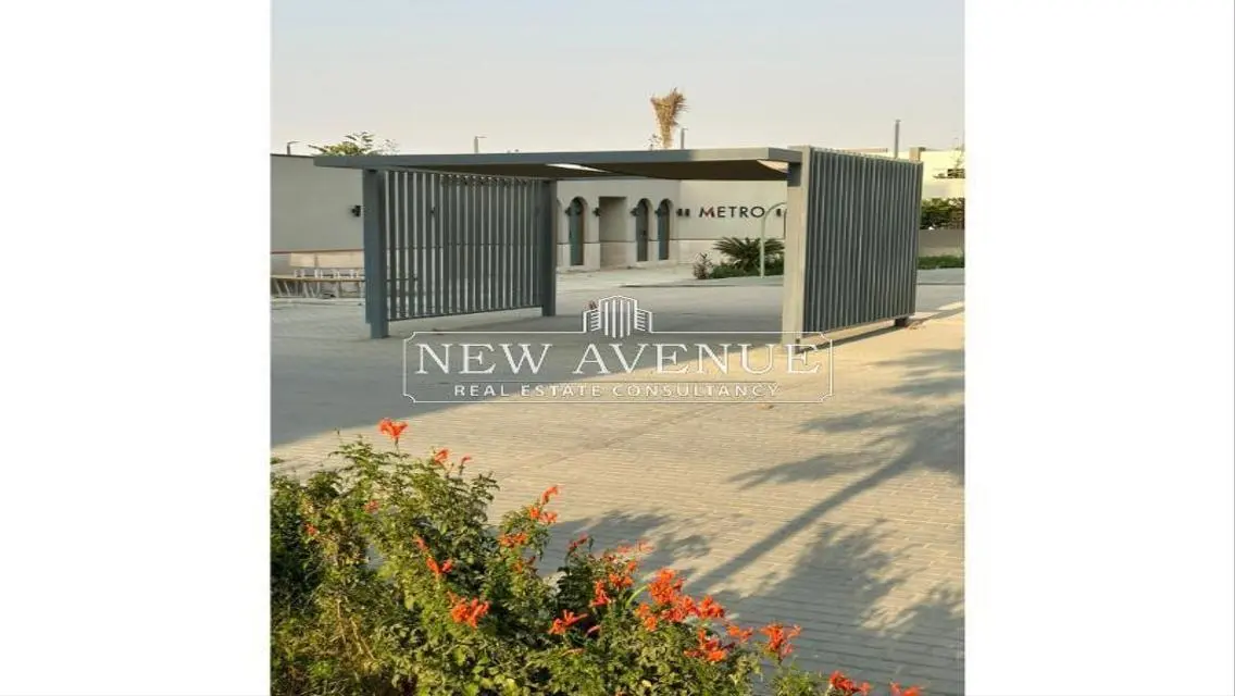 Luxury Apartment with Main Landmark View