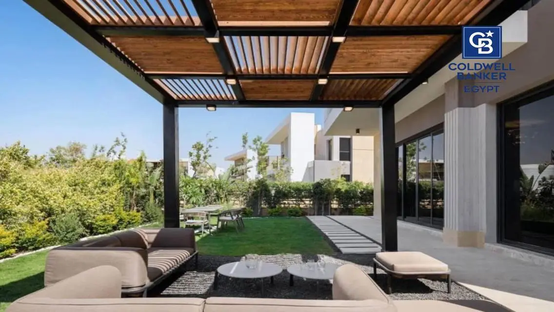 Luxurious Villa with Spacious Grounds and Private Pool