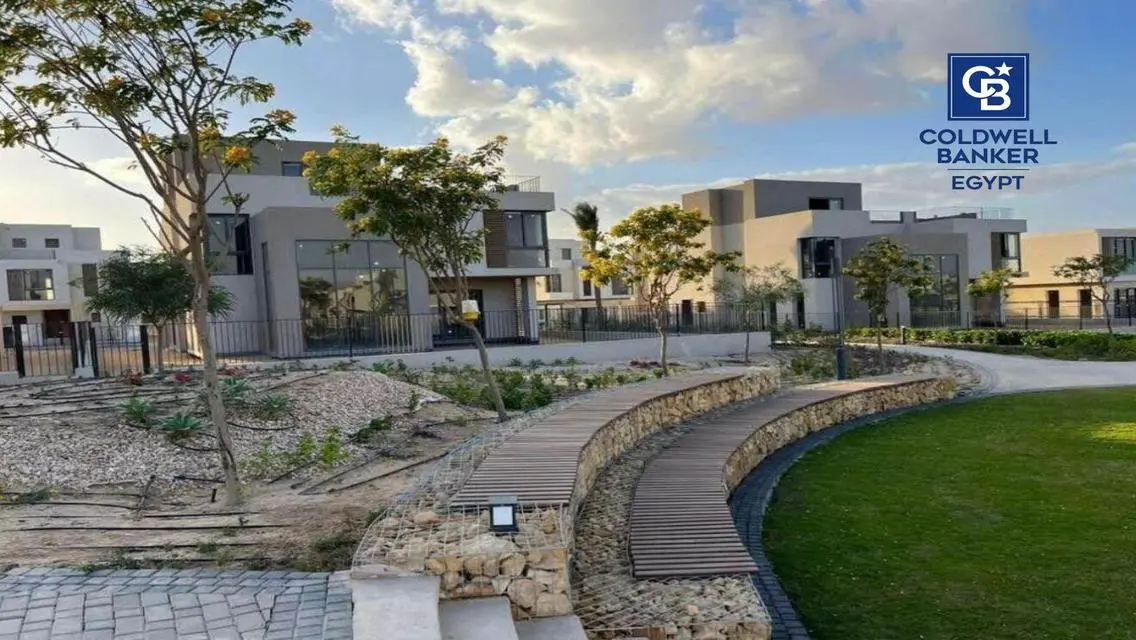 Luxury Villa with Private Pool and Lake View