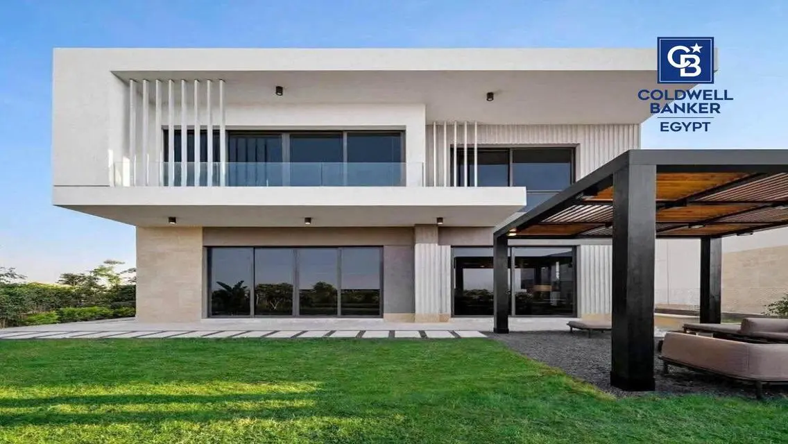 Luxury Villa with Private Pool and Lake View