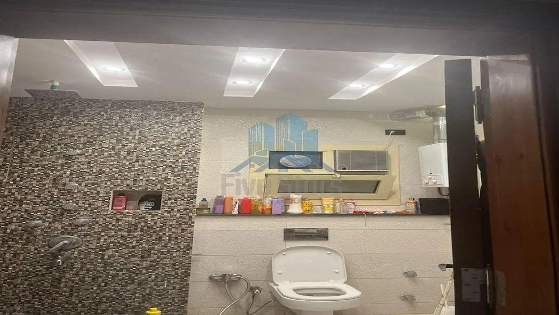 Luxurious Apartment with Spacious Design in Prime Location