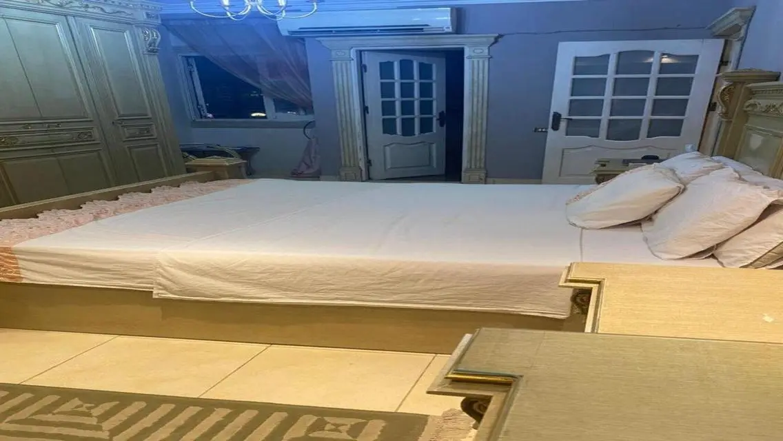 شقة فاخرة للإيجار بمساحة مميزة ووسائل راحة ممتازة