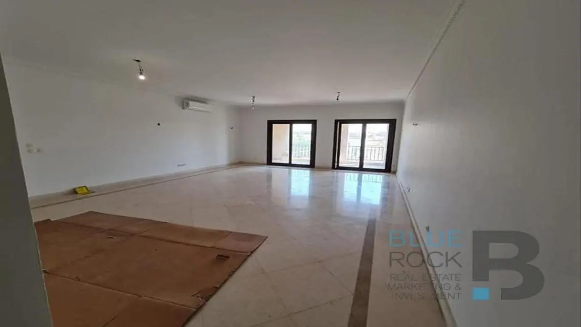 Luxurious Apartment for Sale with Spacious Layout and Stunning Views
