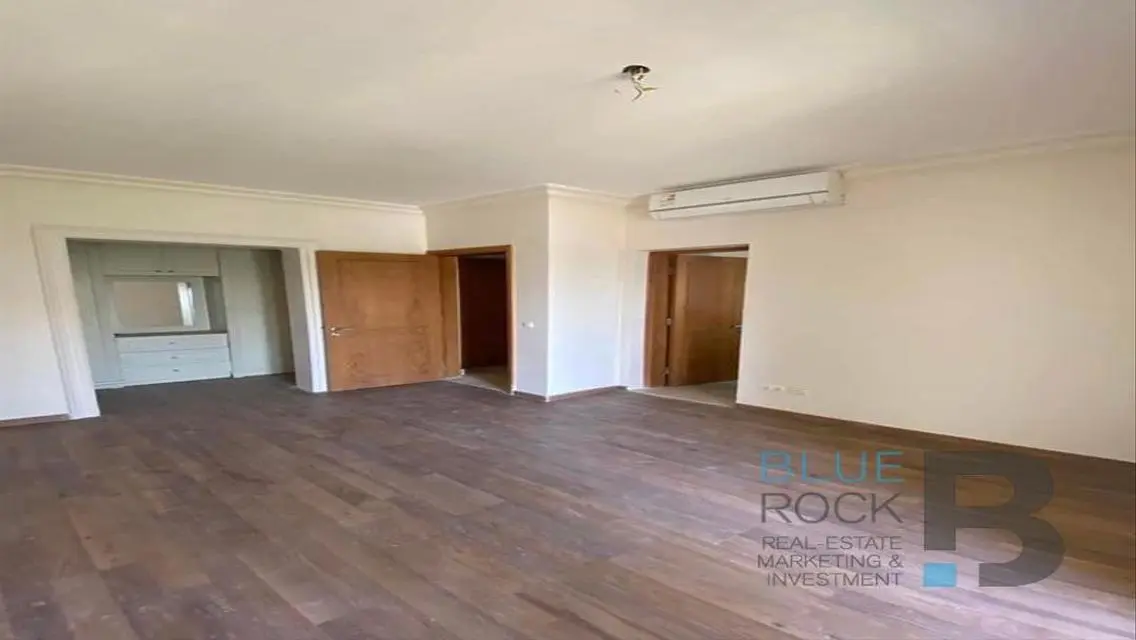 Luxurious Apartment for Sale with Spacious Layout and Stunning Views