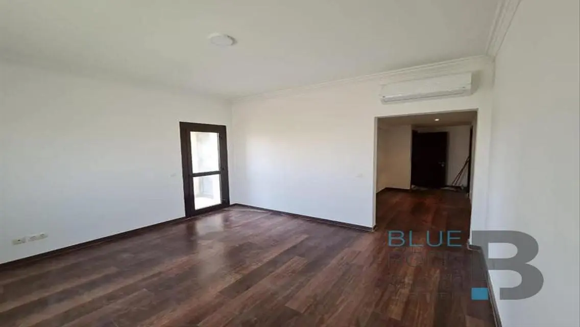 Luxurious Apartment for Sale with Spacious Layout and Stunning Views
