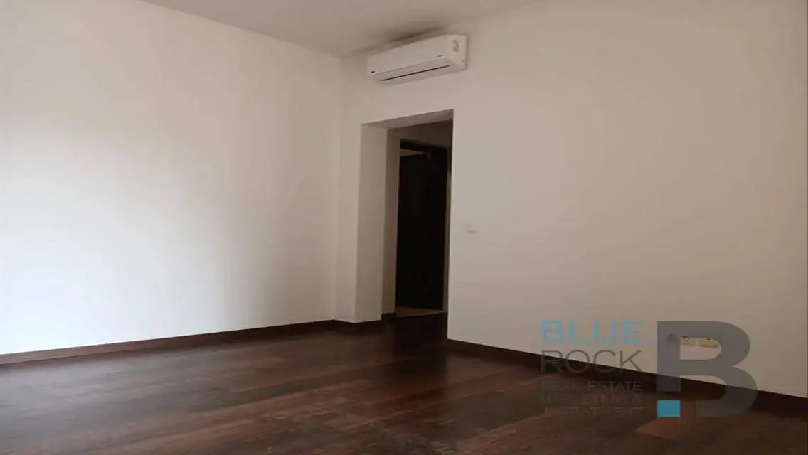 Luxurious Apartment for Sale with Spacious Layout and Stunning Views