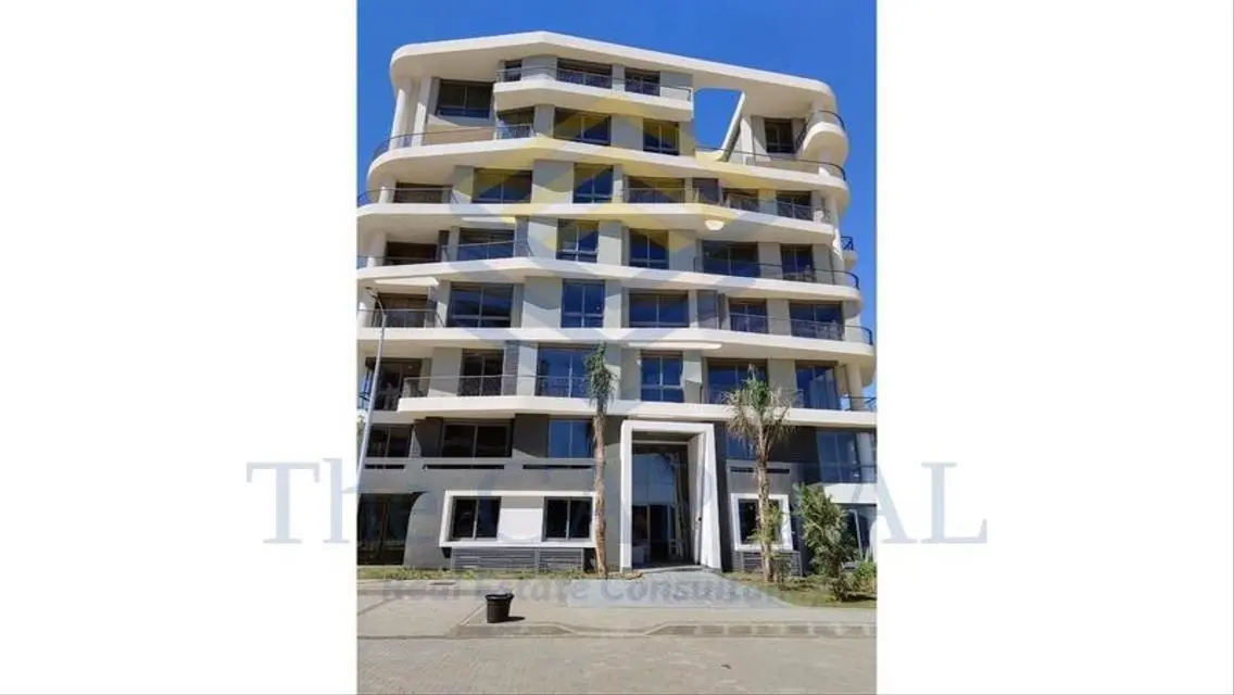 Luxury Apartment with Stunning Water View