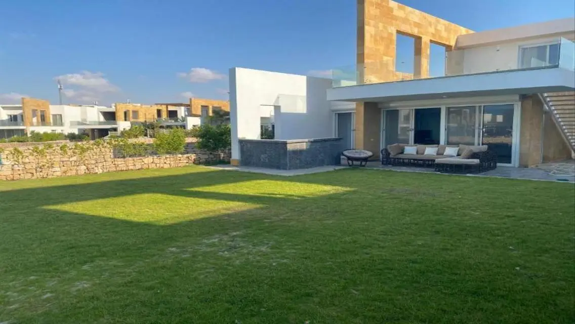 Luxurious Apartment with Full Amenities in the City Center